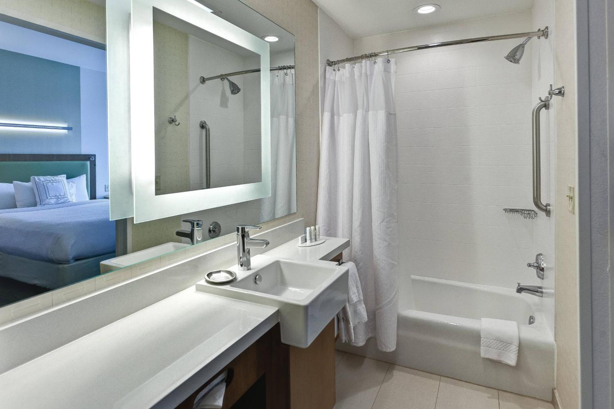 Springhill Suites By Marriott Wichita Airport Eksteriør bilde